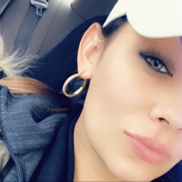 Meet your Posher, Latasha - Picture 1 of 1